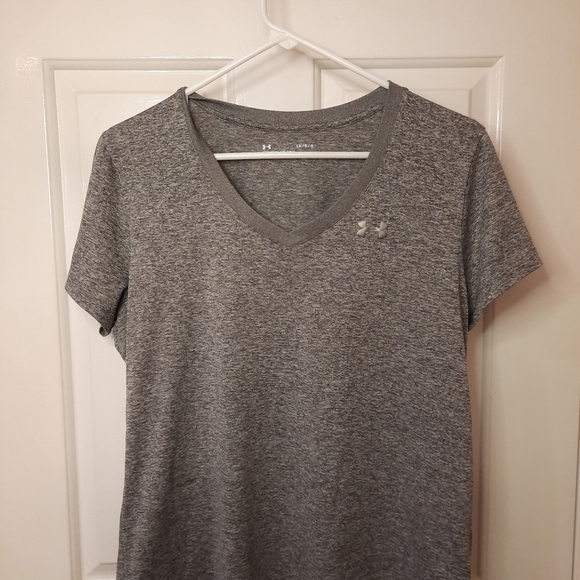 Under Armour Heatgear Heather Gray V-Neck Top Size Large Women's - Picture 7 of 7